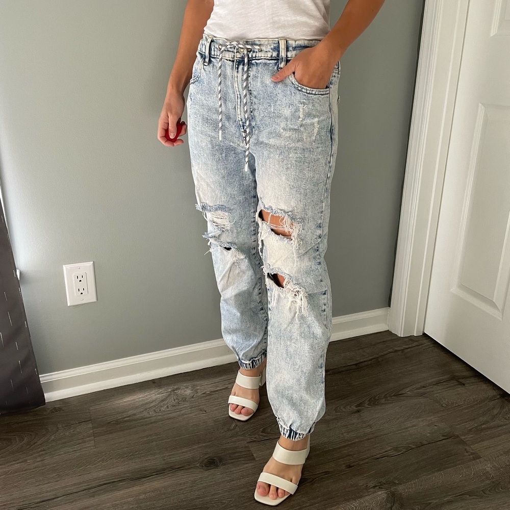 ✨Ripped Baggy Jeans✨